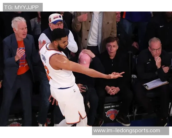 唐斯独撑球队半场狂砍24分其他队员得分乏力显困境